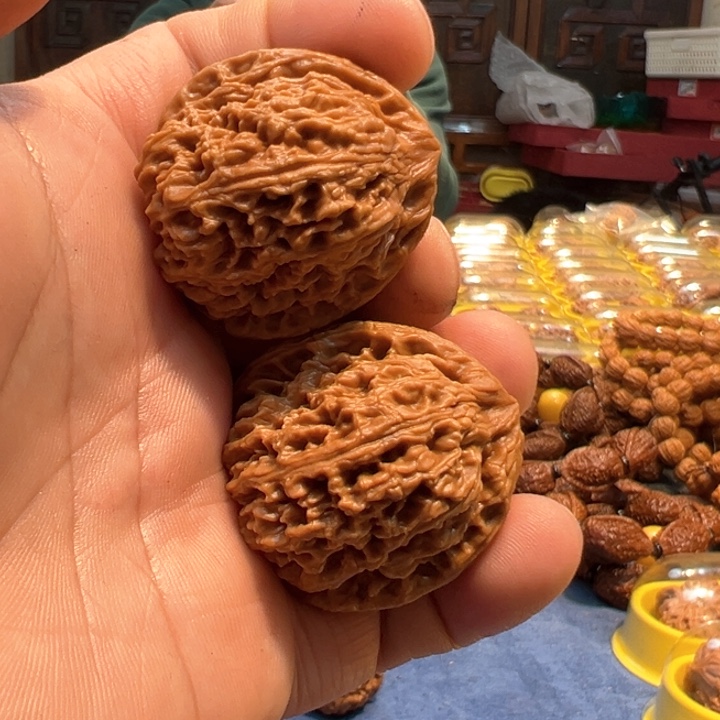 文玩核桃把件全品南疆石