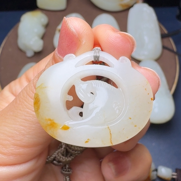 和田玉颈饰未镶嵌