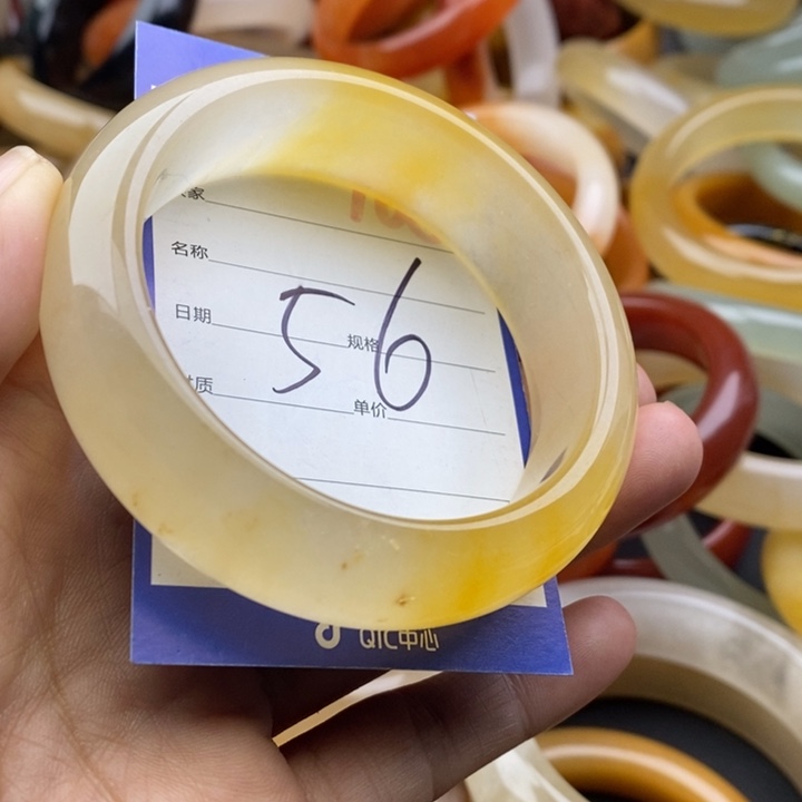 未镶嵌手镯石英质玉