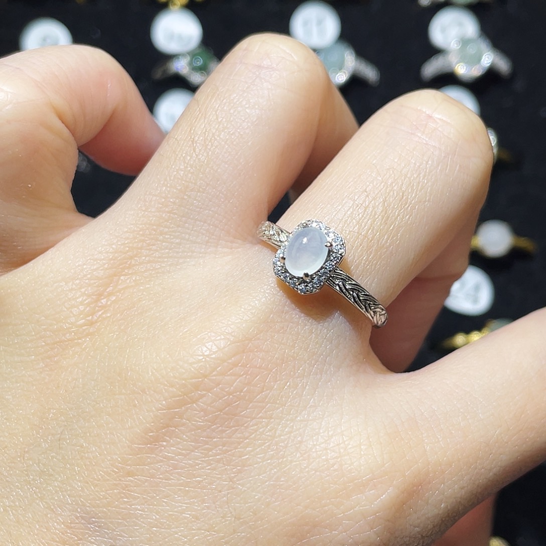 翡翠未镶嵌戒指戒指