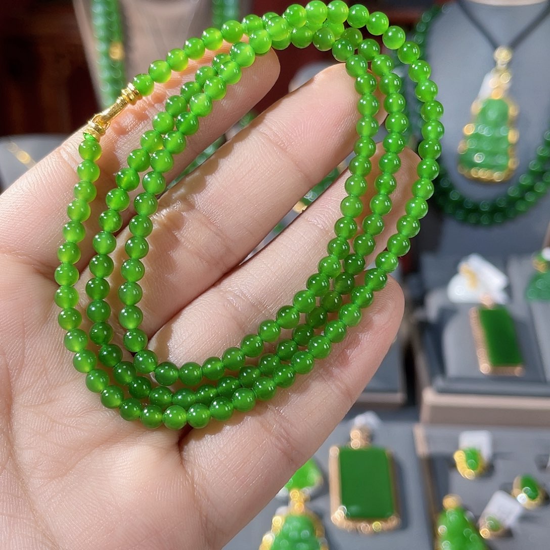 和田玉（碧玉）吊坠18K金镶嵌