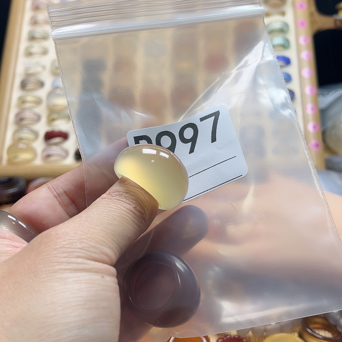 与***C玛瑙/玉髓未镶嵌戒圈