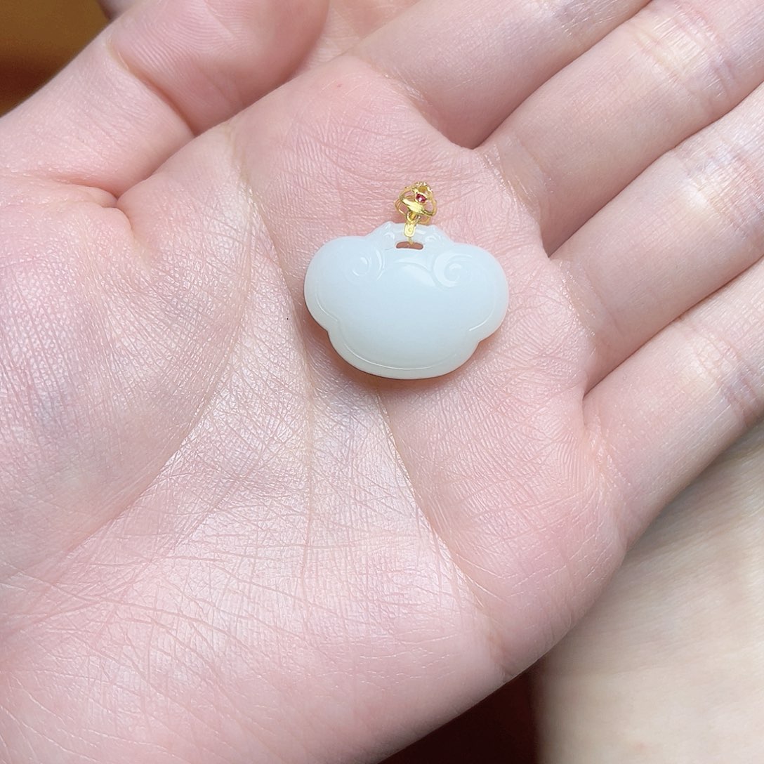 和田玉18K金镶嵌挂件06