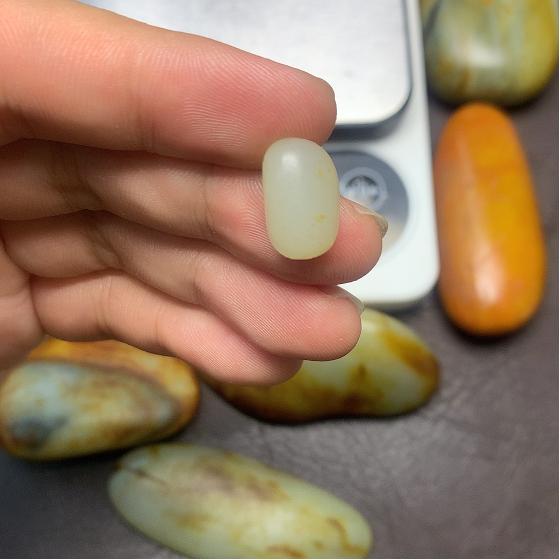 和田玉（糖玉）未镶嵌挂件