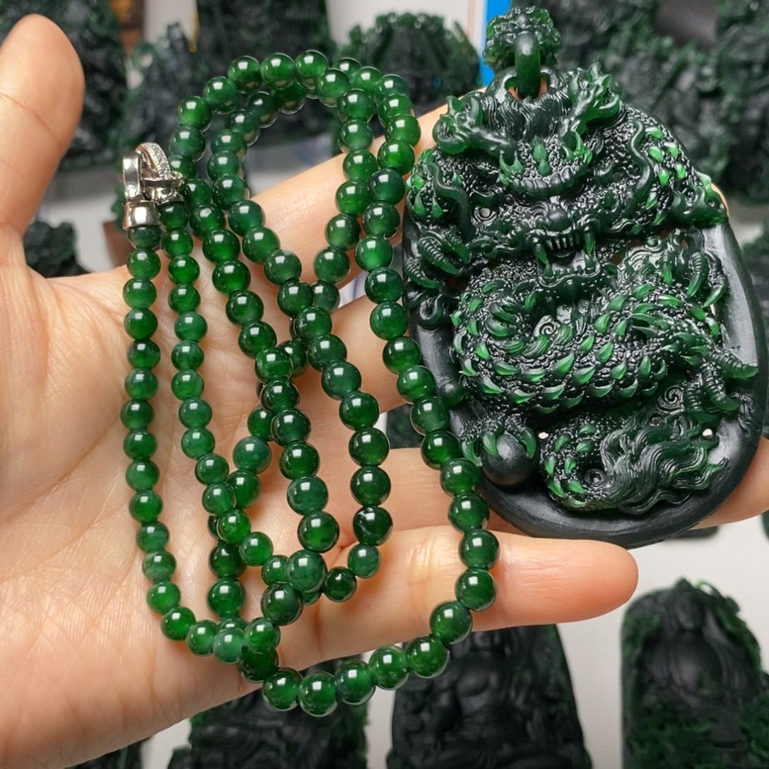 涅***道定制翡翠未镶嵌纯天然翡翠A货