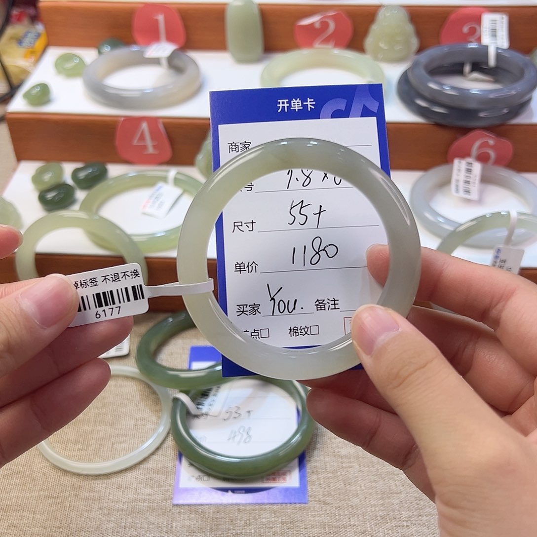 和田玉手镯未镶嵌Y****u