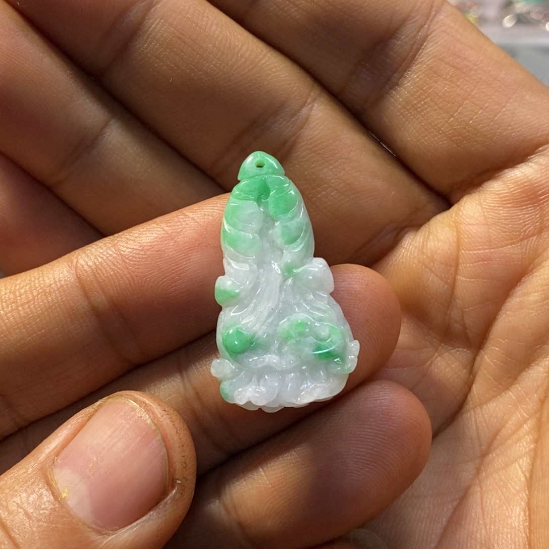 翡翠未镶嵌颈饰天然缅甸翡翠A货飘花白底青白菜百财吊坠