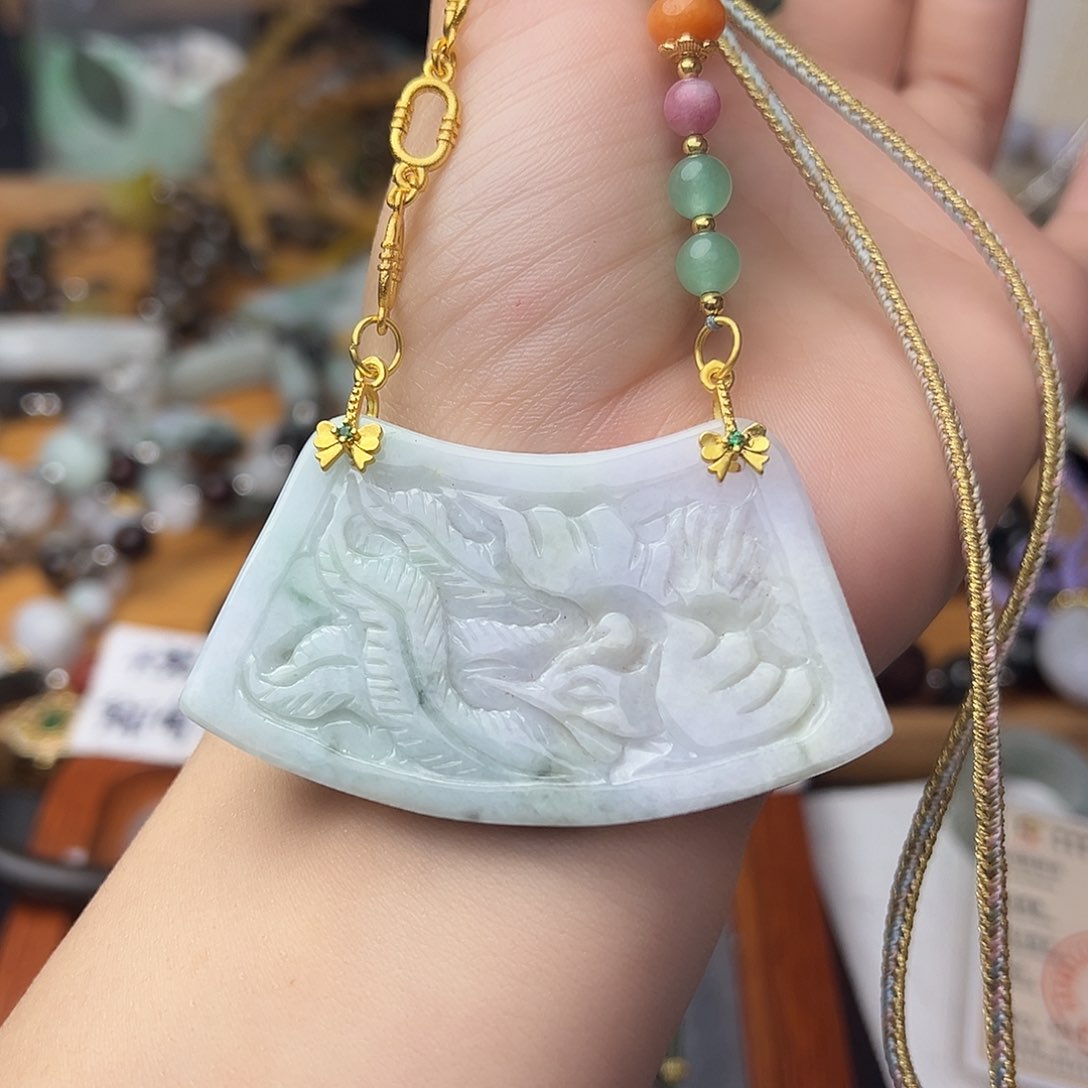 翡翠吊坠(赠链)未镶嵌吊坠6