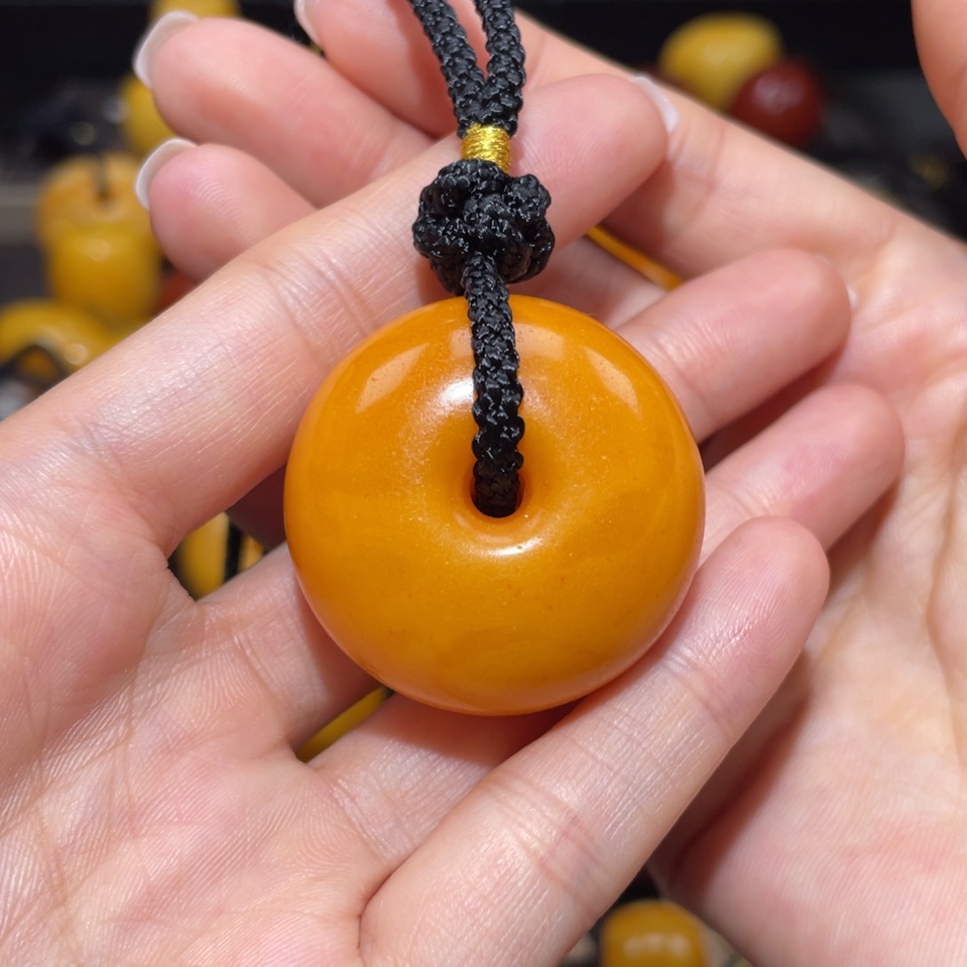 【闪购商品】琥珀裸石未镶嵌扣子