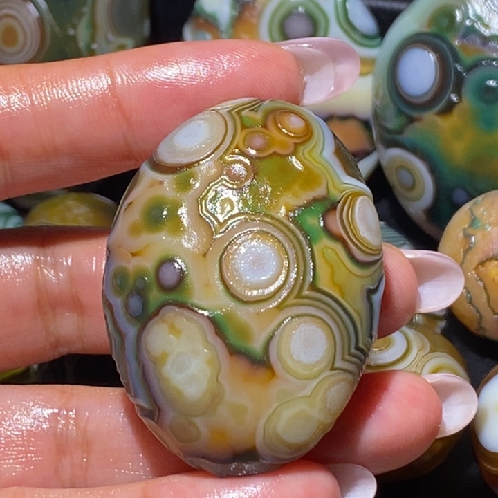 玛瑙/玉髓未镶嵌珠宝奇石82