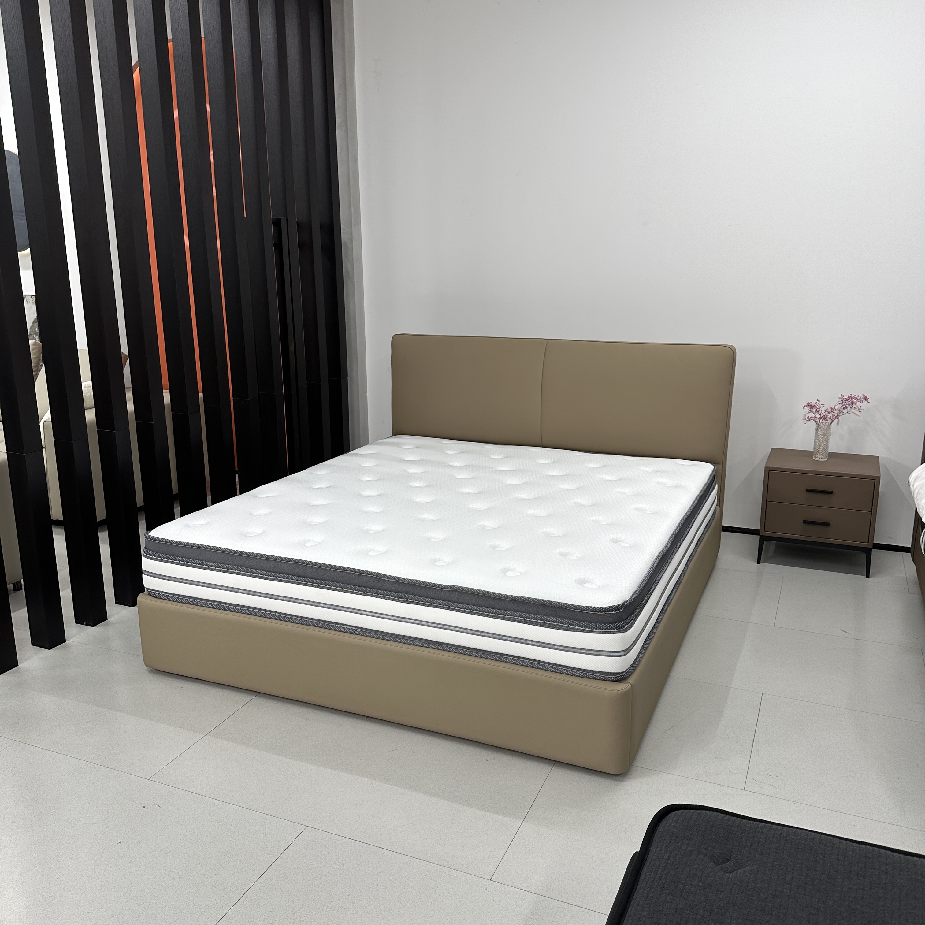 T-956小黑牛高箱床｜现代简约极简｜主卧次卧双人床｜无床头高箱