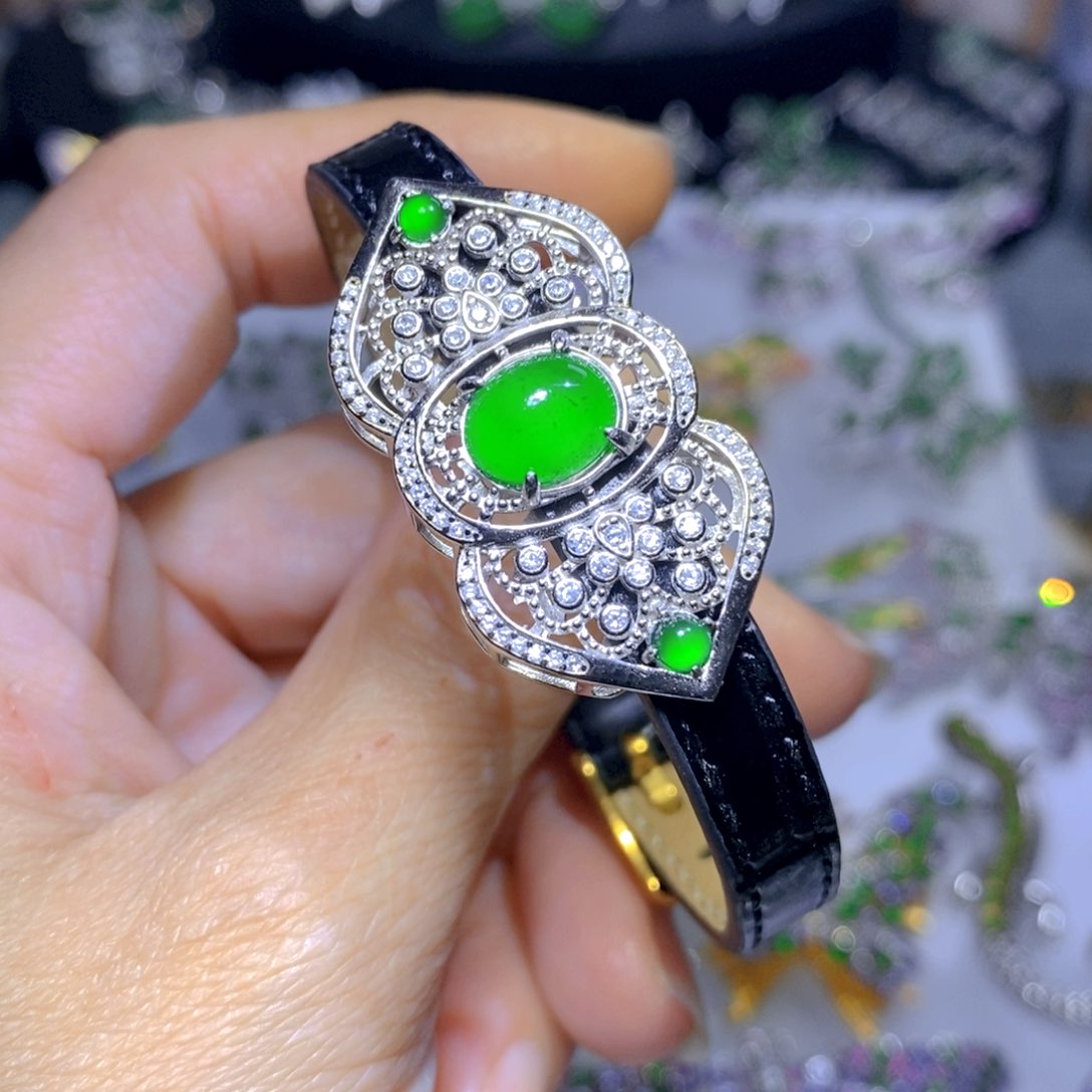 翡翠颈饰银S925镶嵌天然翡翠