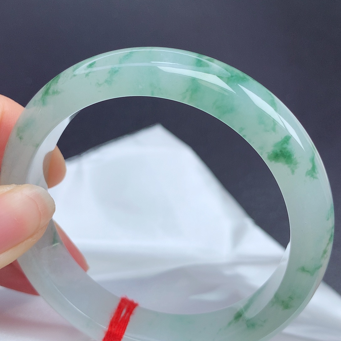 翡翠手镯未镶嵌57.8圈口