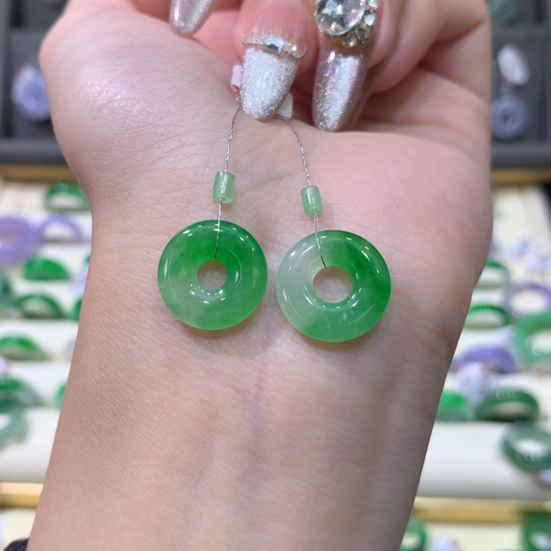 翡翠戒指未镶嵌甜甜圈