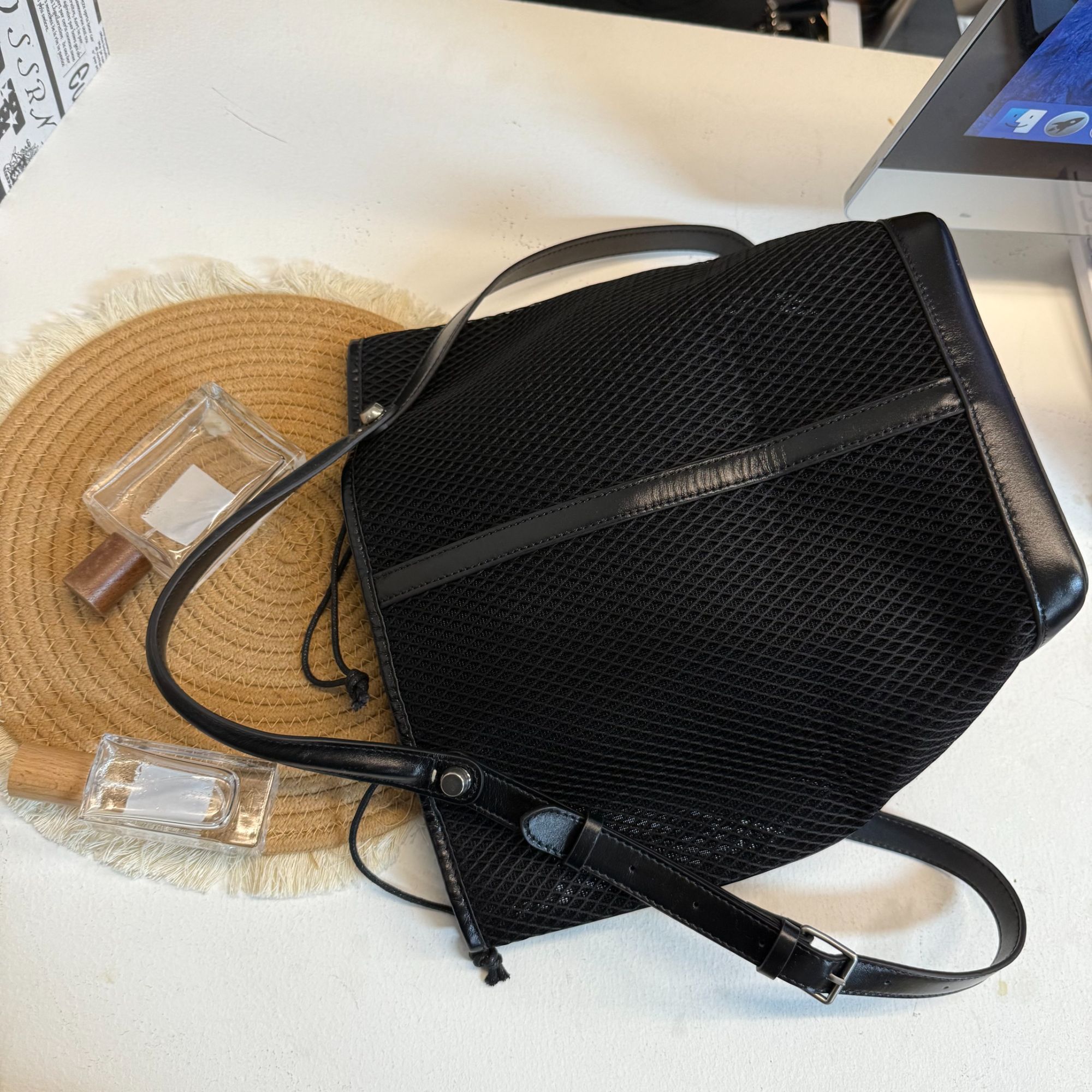 【ZHIXIAO】夏季新款：网格镂空水桶包手提包TR841