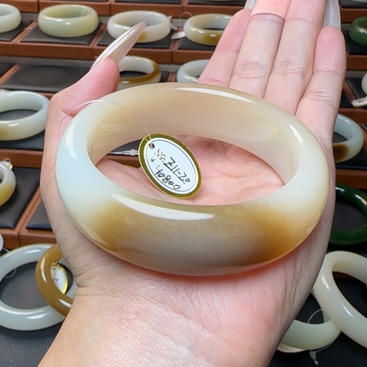 和田玉未镶嵌手镯糖粉宽胎59.3