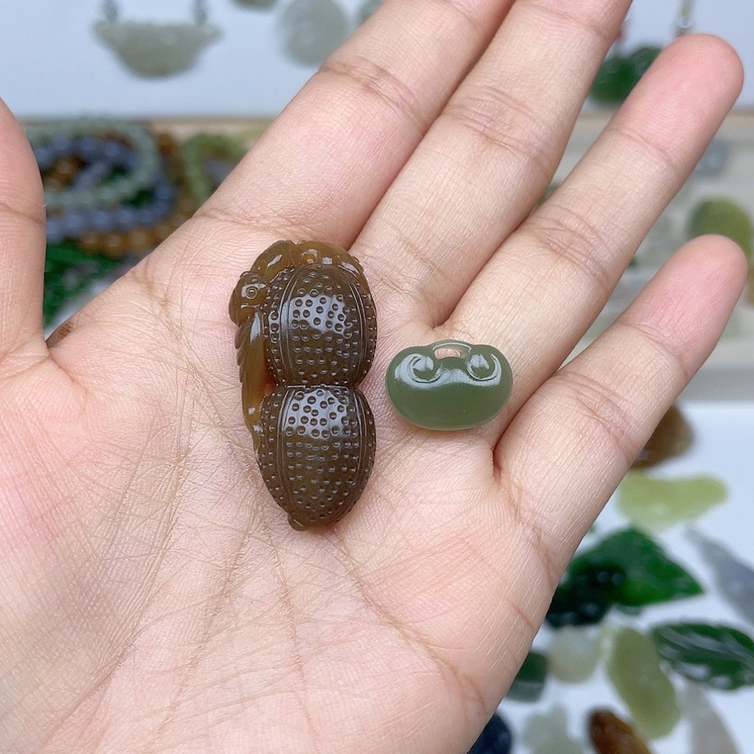 迷***颈饰未镶嵌和田玉