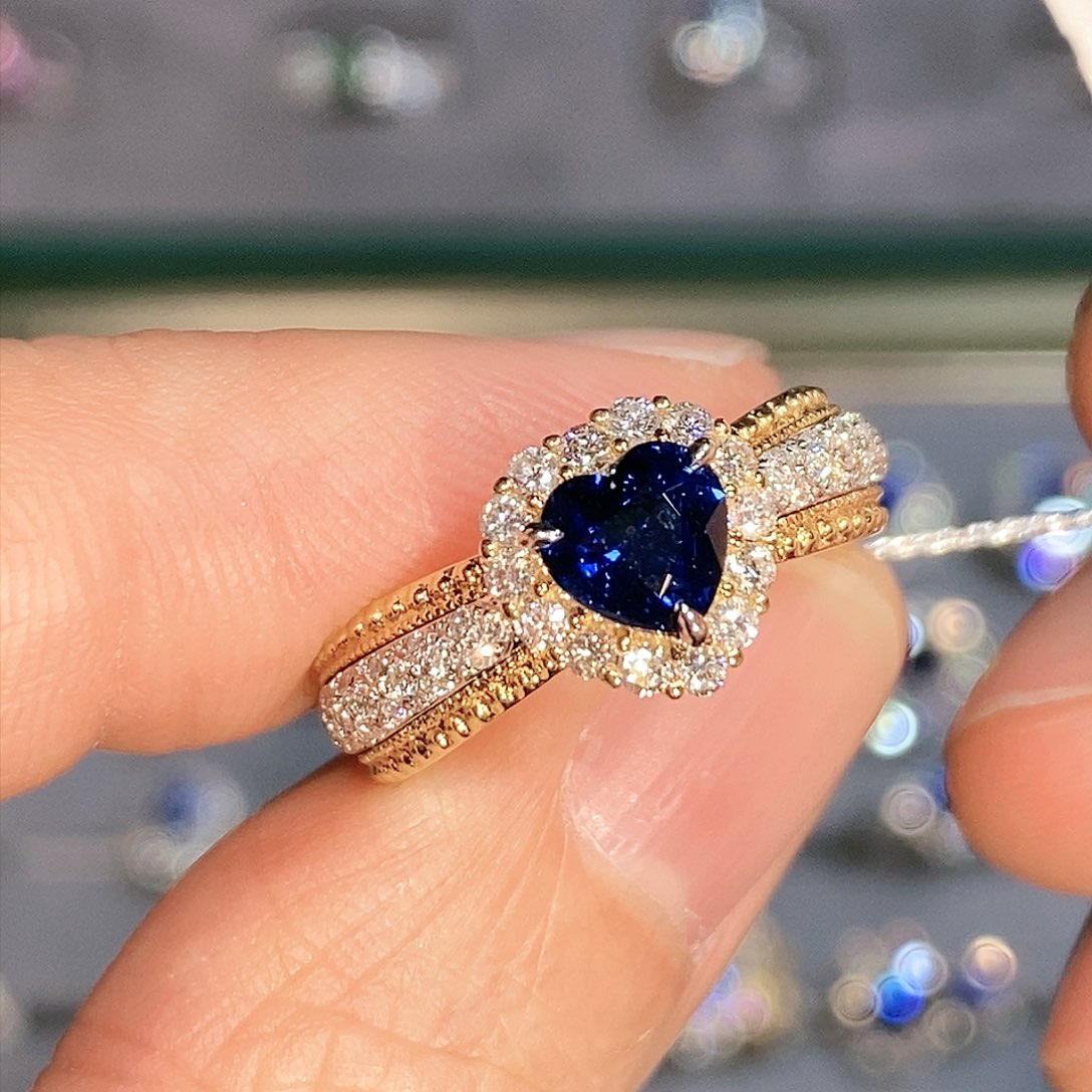 蓝宝石戒指18K金镶嵌1.02ct