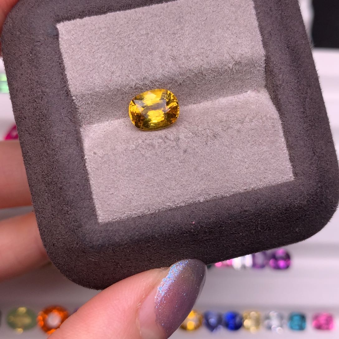 蓝宝石裸石未镶嵌2克拉