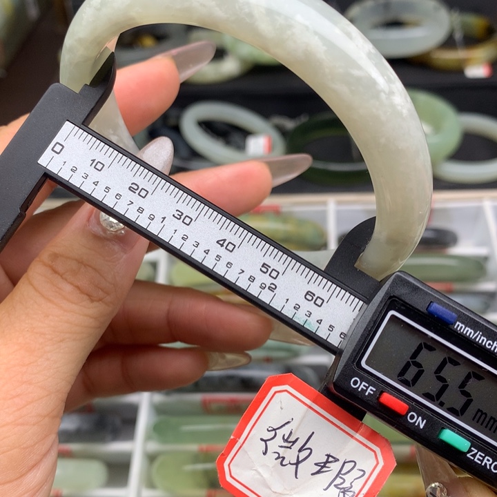 蛇纹石玉未镶嵌手镯850