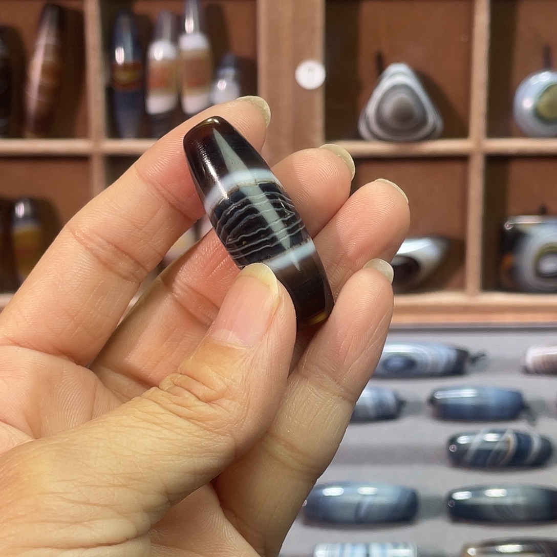 王***南玛瑙/玉髓合金颈饰