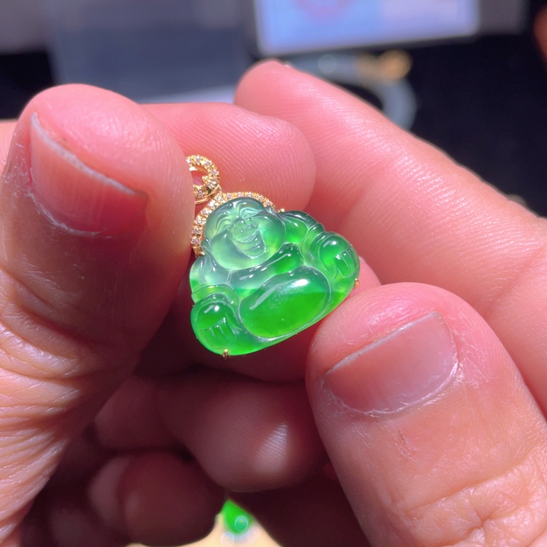 翡翠颈饰18K金镶嵌翡翠