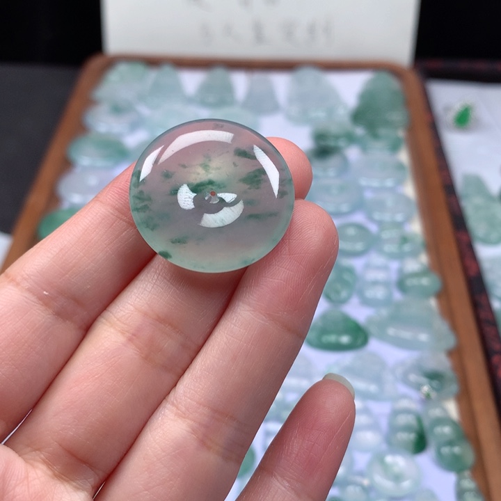 颈饰未镶嵌翡翠冰种飘花平安扣