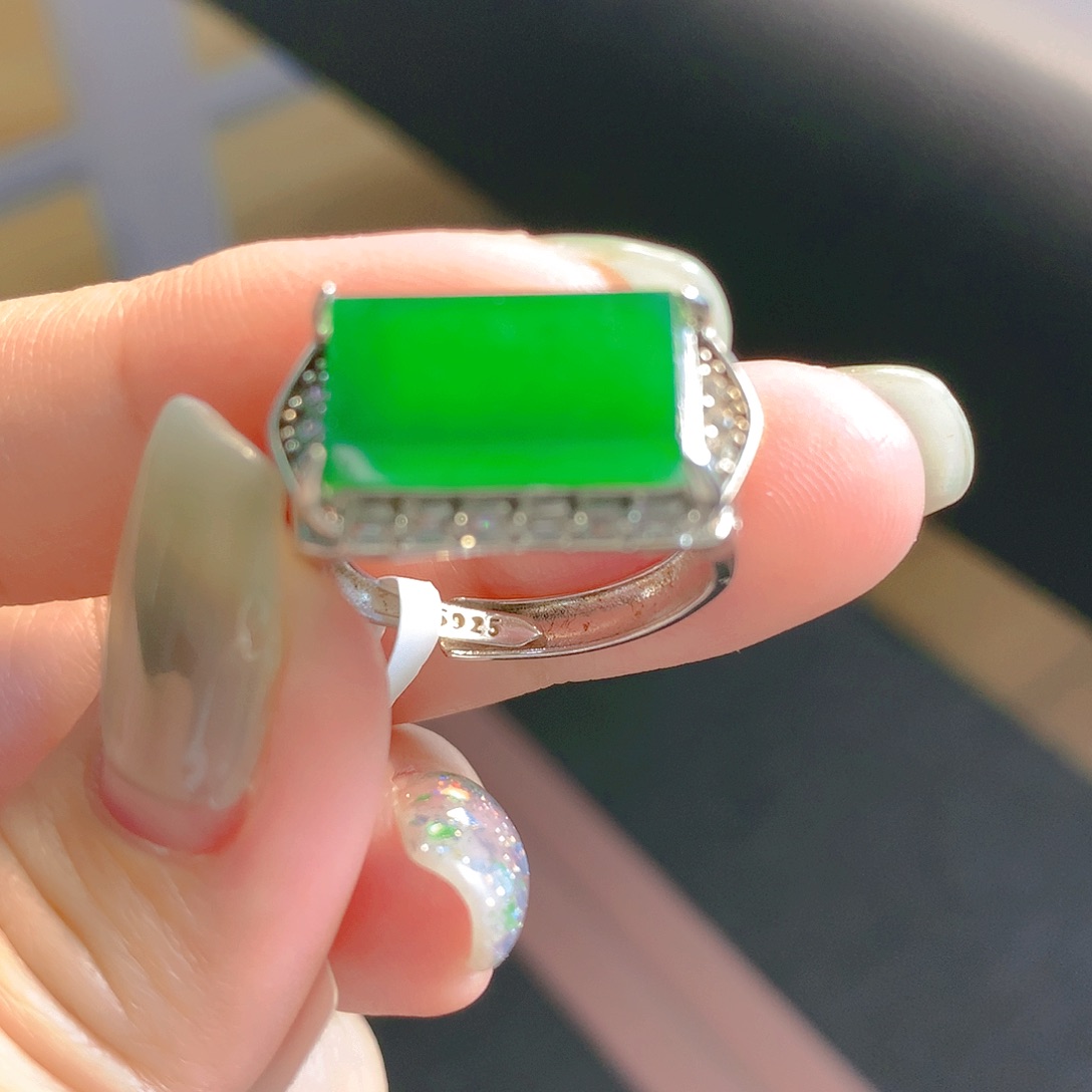 翡翠颈饰银S925镶嵌翡翠