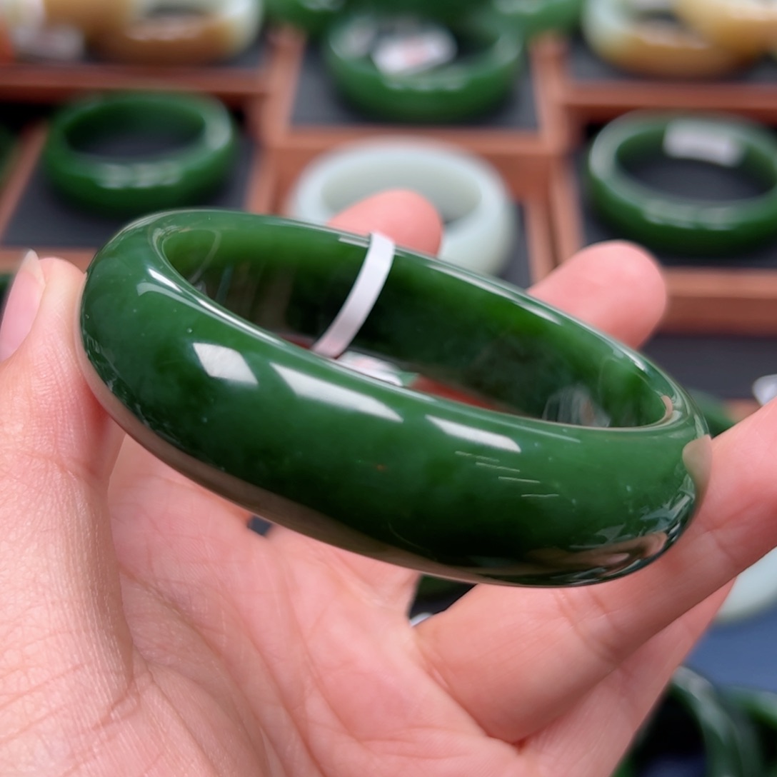 未镶嵌手镯和田玉（碧玉）