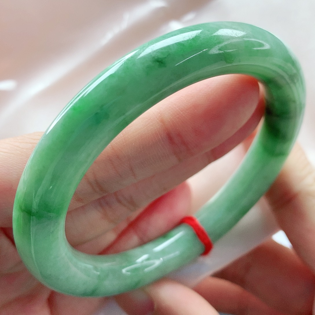 翡翠手镯未镶嵌，129