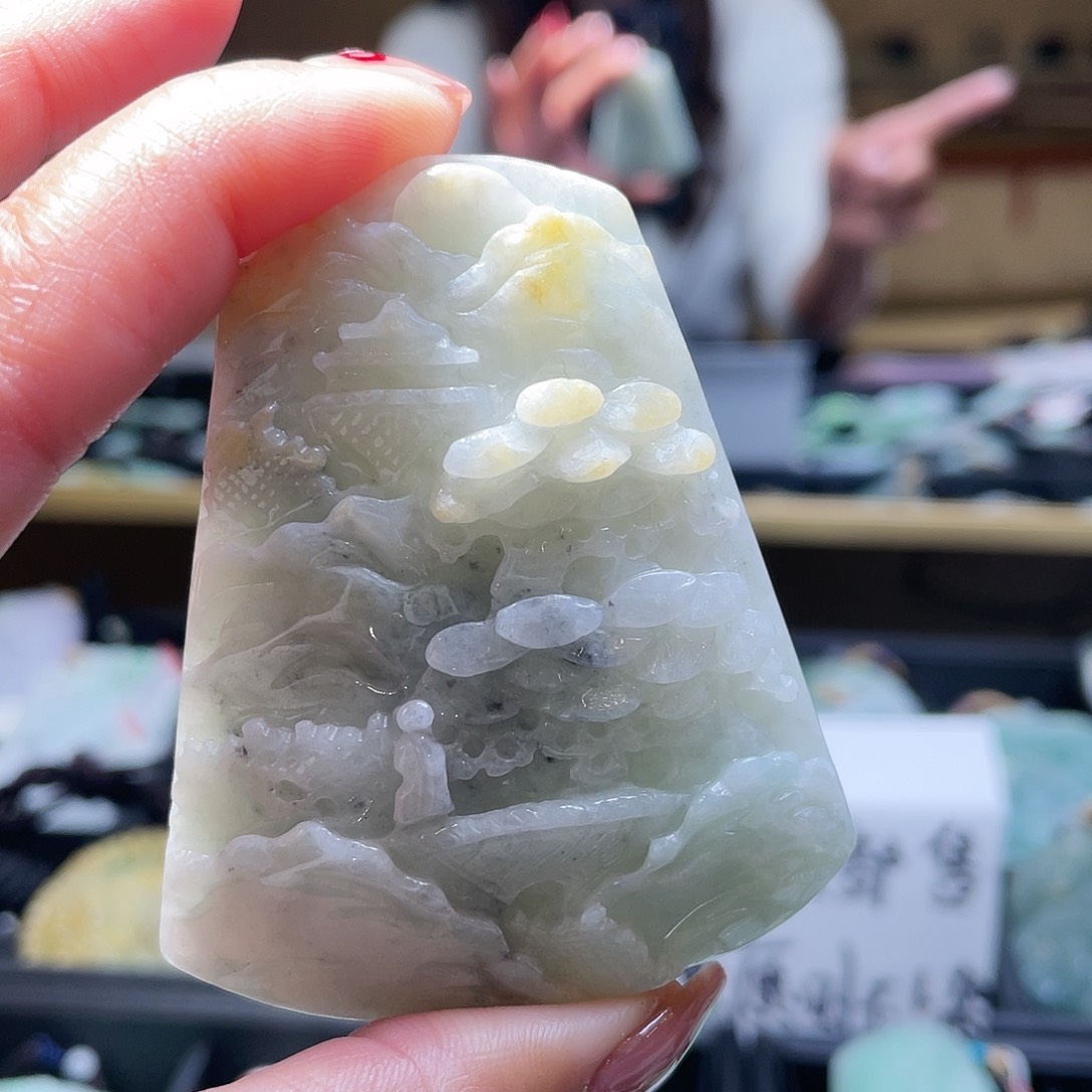 翡翠颈饰未镶嵌一个