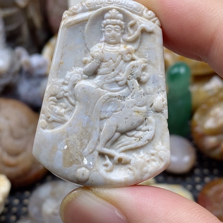 硅化珊瑚（珊瑚玉）颈饰未镶嵌有瑕小吊坠