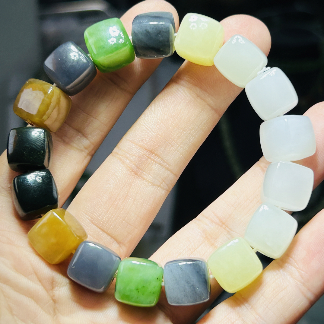 天然新疆和田玉方糖多宝极品高货12✖️15毫米色泽鲜明特色料彩虹色