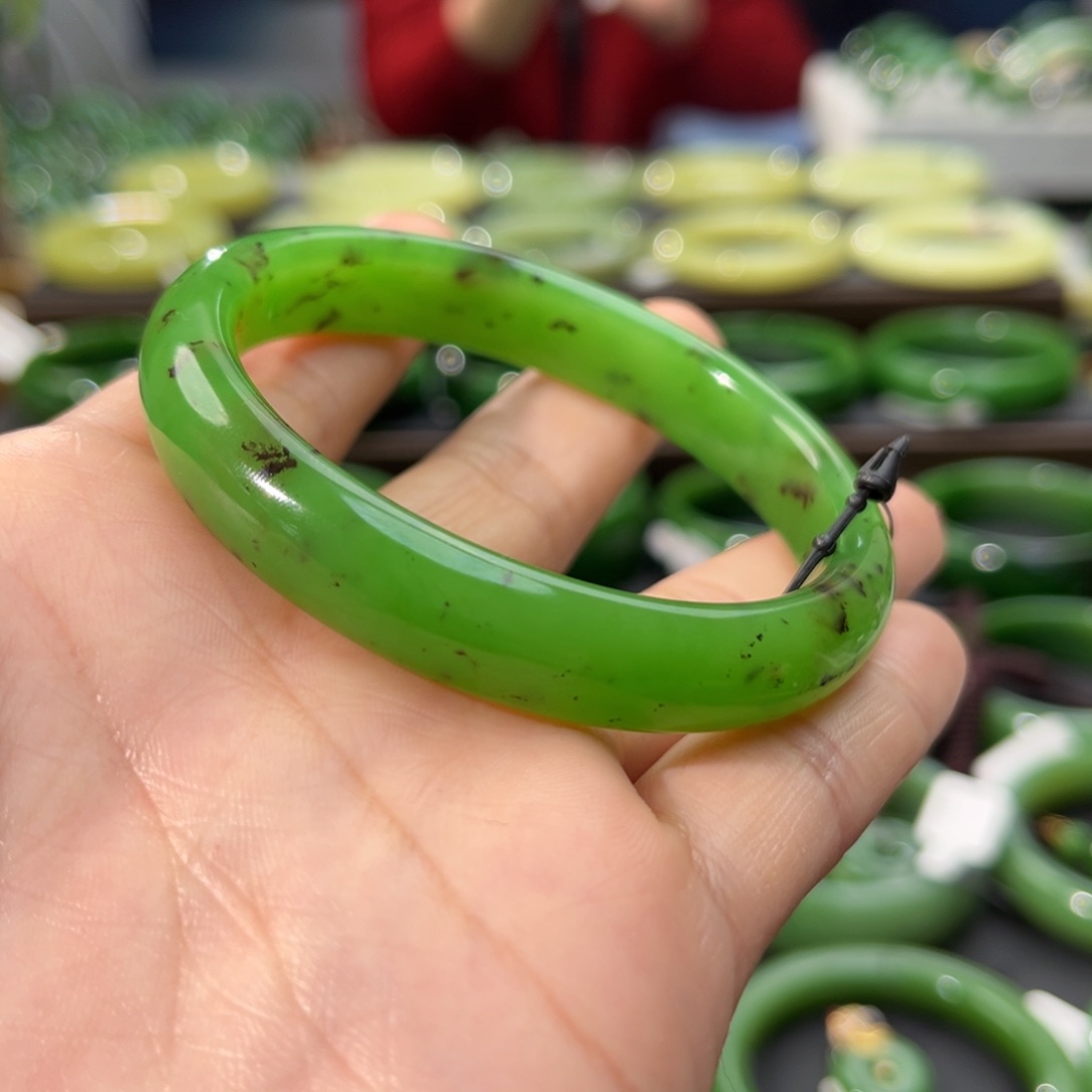 和田玉（碧玉）手镯未镶嵌对****-