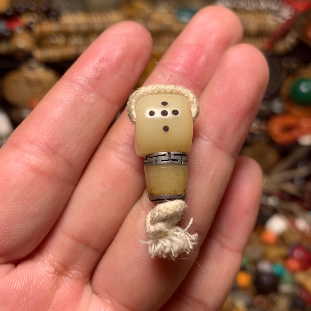 泥塑娘啦擦擦骰子