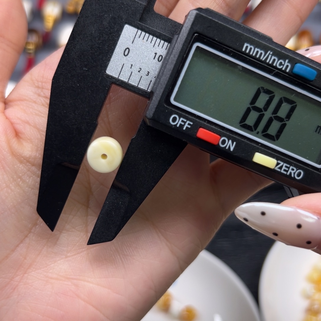 琥珀未镶嵌裸石8.8x6.4mm