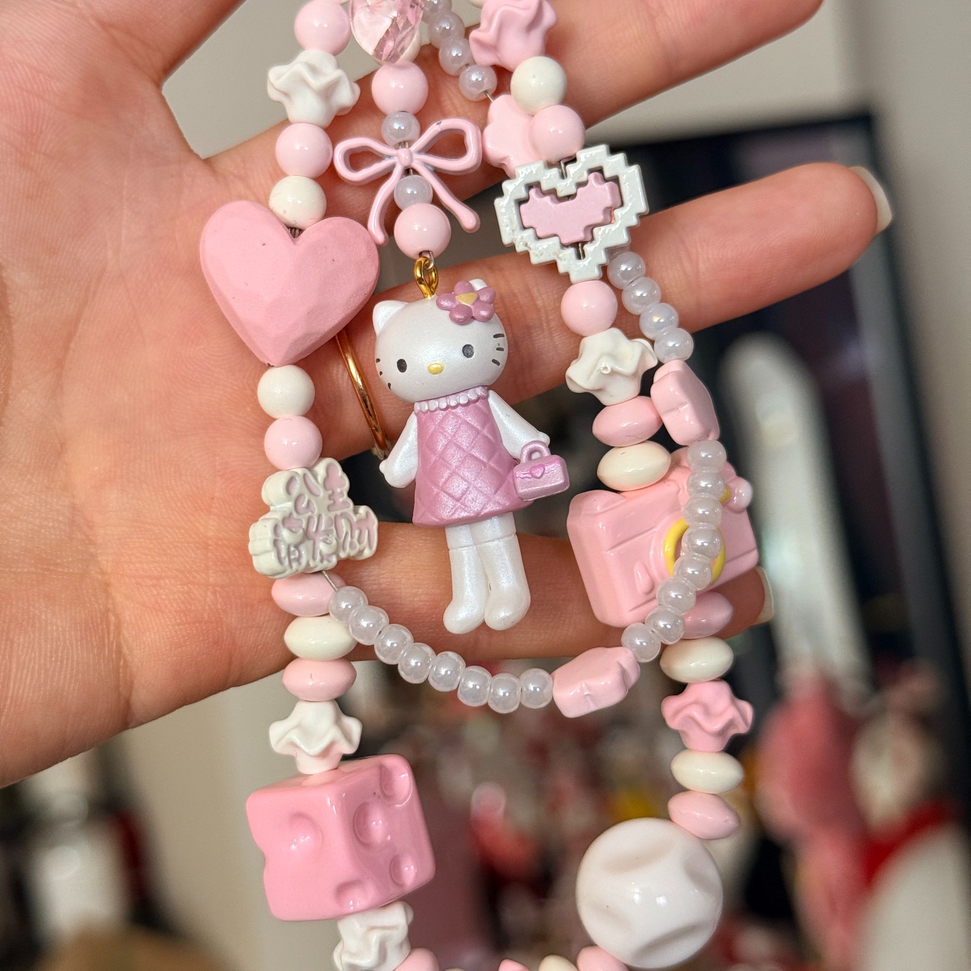 【大阪限定】Hello Kitty 贵妇长腿Kitty手机绳