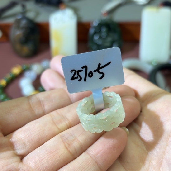 和田玉未镶嵌戒指