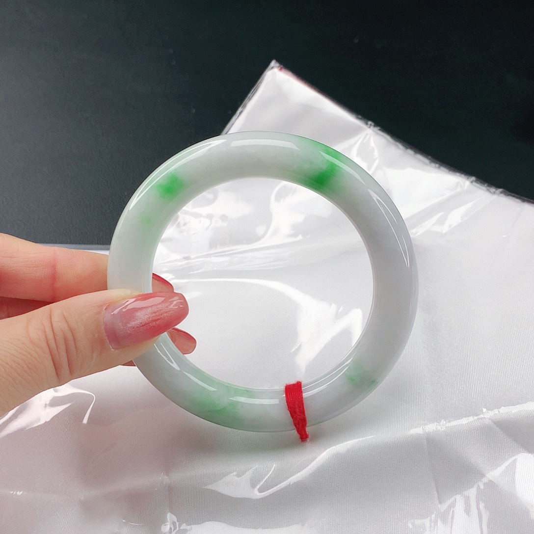 翡翠手镯未镶嵌翡翠024