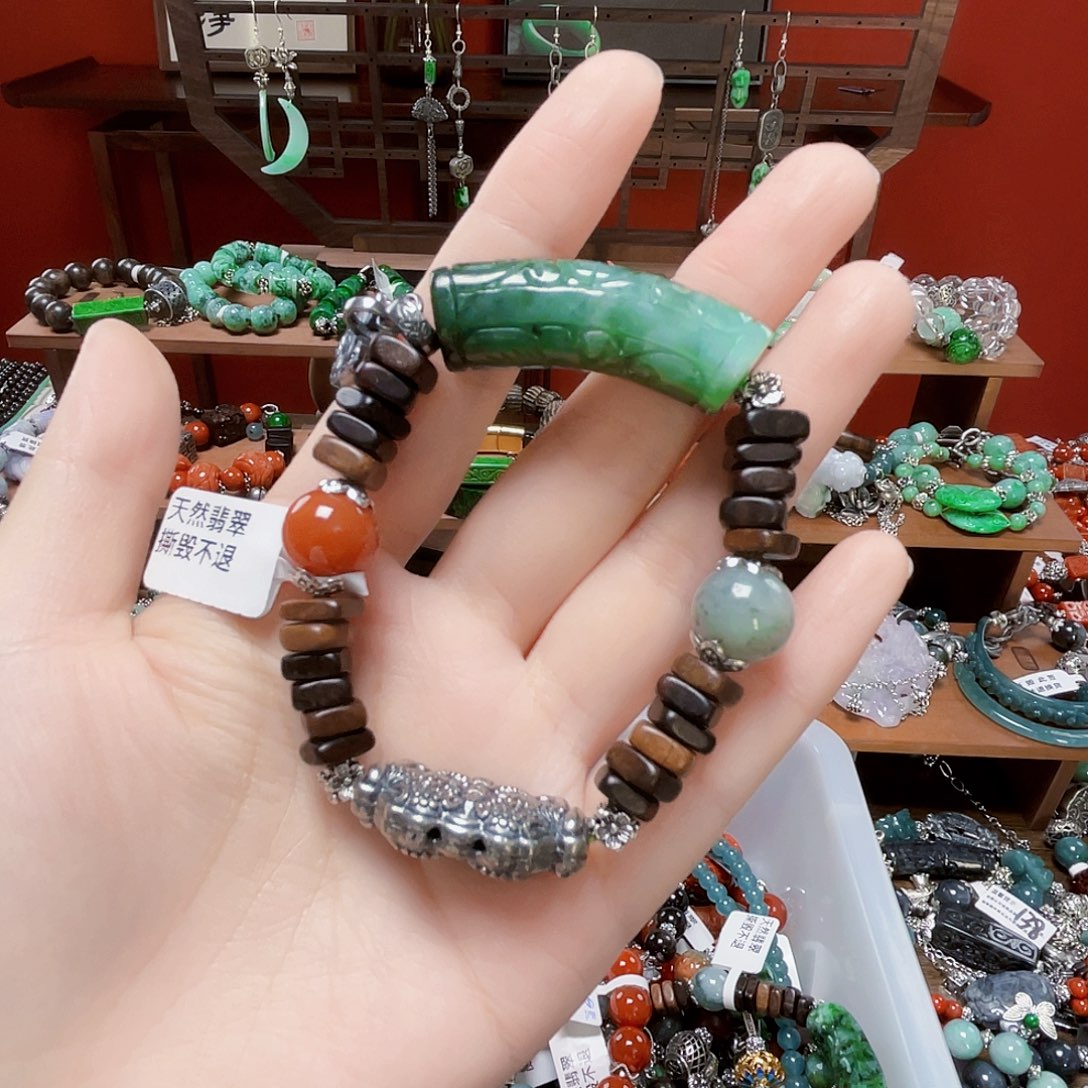 樱***儿翡翠未镶嵌项链饰品