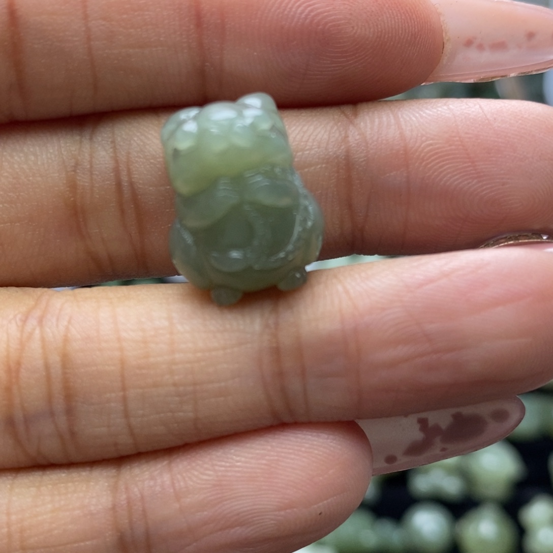 倾***眠和田玉未镶嵌颈饰