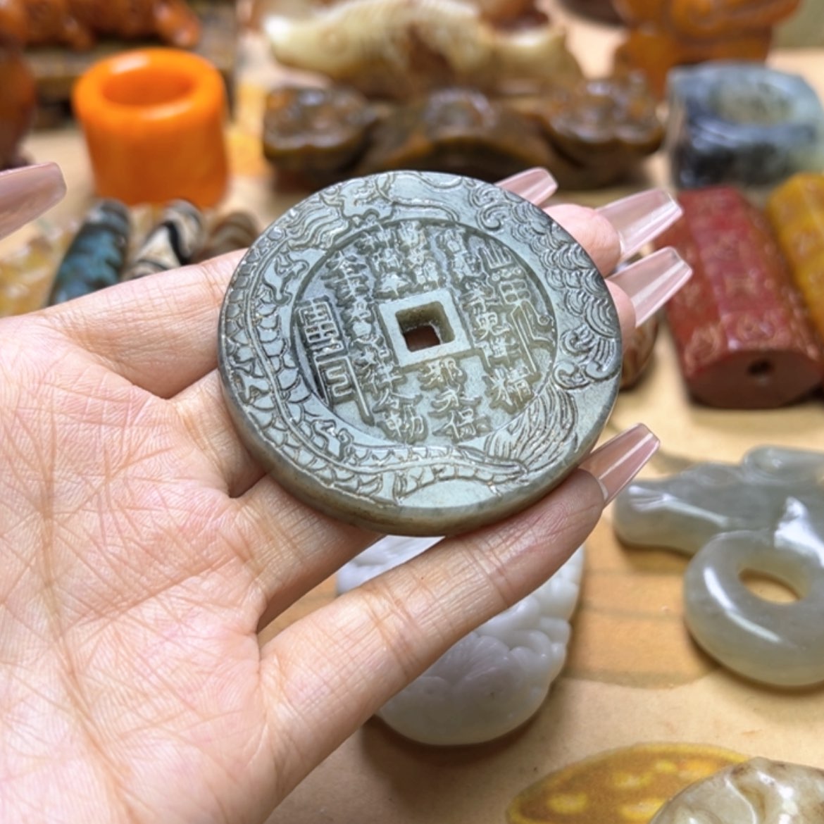 【闪购商品】蛇纹石玉颈饰未镶嵌