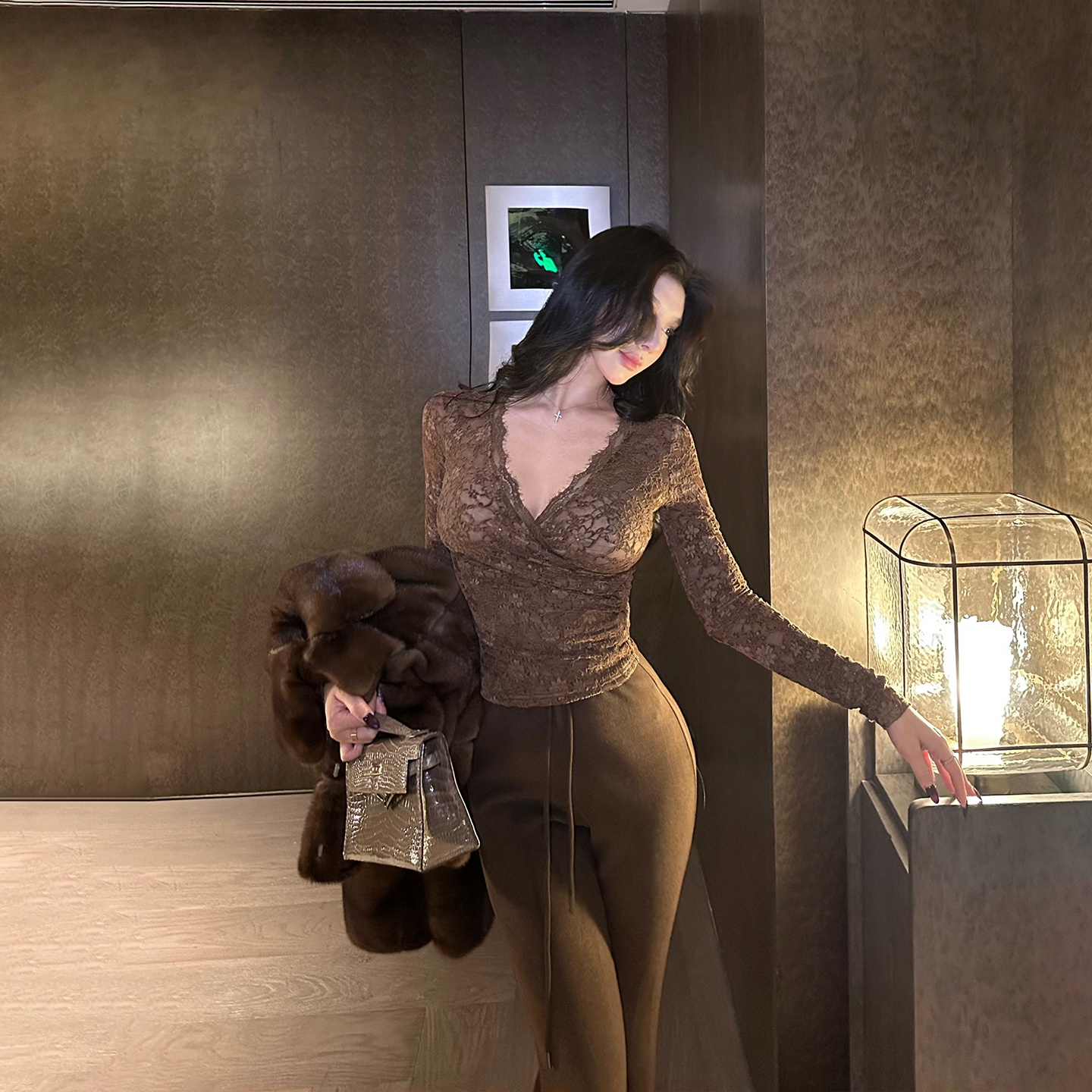 SX善喜微透交叉V领抽皱蕾丝打底衫气质性感修身收腰弹力长袖上衣