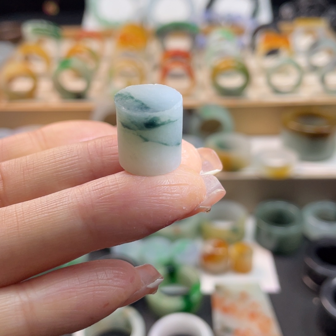 定制翡翠未镶嵌桶珠