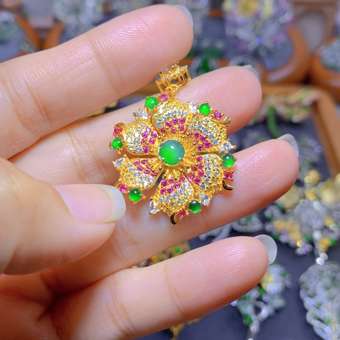 翡翠颈饰银S925镶嵌天然翡翠