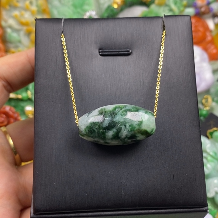 翡翠未镶嵌吊坠(赠链)