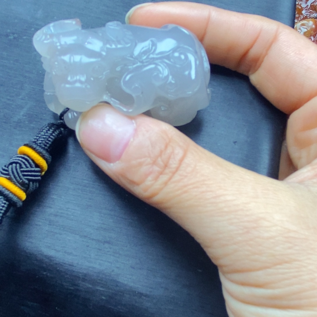 石英质玉（黄龙玉）颈饰未镶嵌