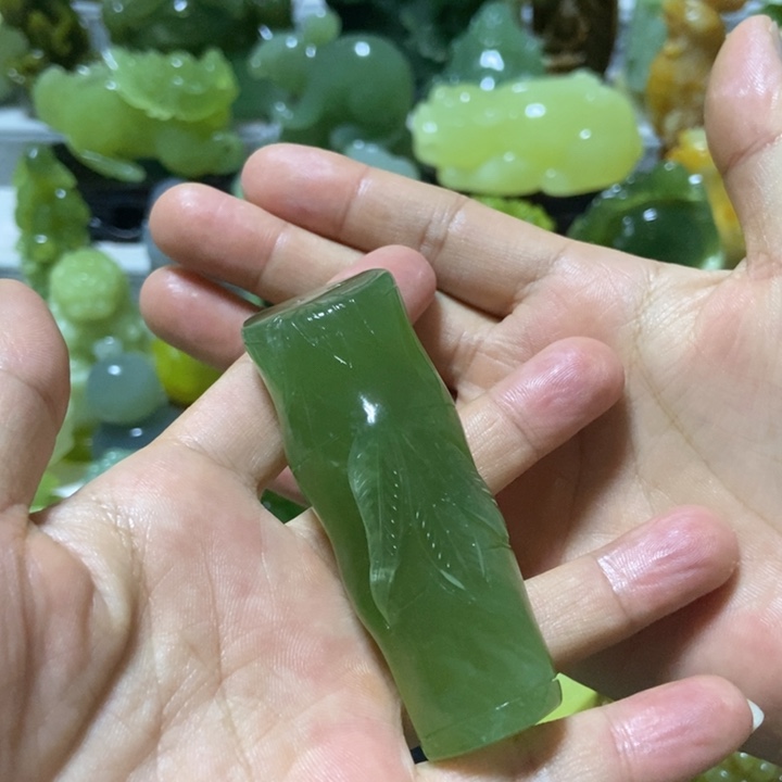 【闪购商品】未镶嵌蛇纹石玉把件盛**年