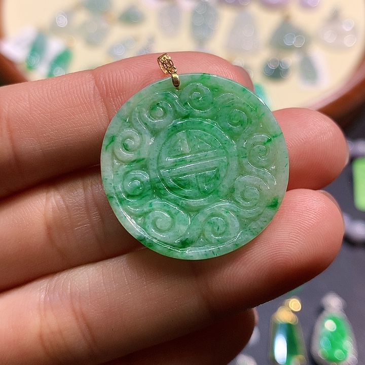 翡翠吊坠(不含链)18K金镶嵌