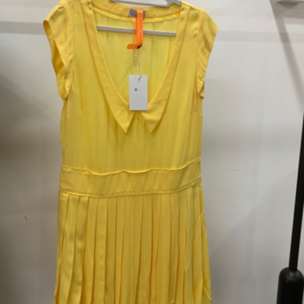 99新 Valentino/华伦天奴 黄色连衣裙/42码/D01574